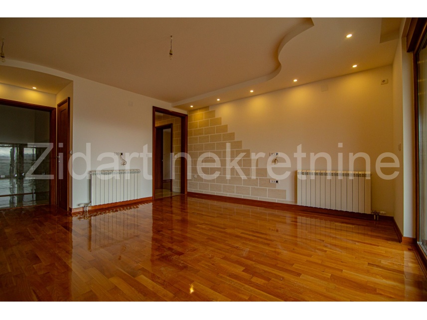 Квартира, 721 м², 137 000$ — FAKTOR